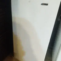 یخچال ۹ فوت تمیز با یک طبقه فریزر در حد نو