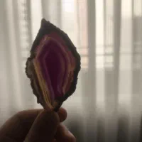 گردنبند و سنگ