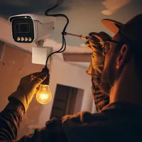 نصب دوربین مداربسته و برق کشی ساختمان