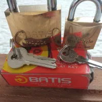 2 تا قفل ب همراه کلیدنو و اکبند داخل جعبه