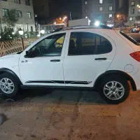 کوییک R سفید مشکی