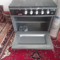 دوعددفرش ۶متری ۸ملیون ویک اجاق گاز۵ملیون تومان