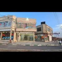 ۷۳مترمغازه طبقه اول بالای شیرینی فروشی ورودی کیسون