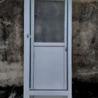 درب المینیومی به همراه چارچوب