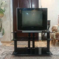 تلویزیون و میز تلویزیون