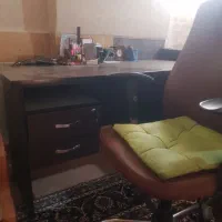 میز اداری و صندلی تاشو|میز تحریر و کامپیوتر|اصفهان, باغ دریاچه|دیوار