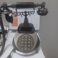 تلفن رو میزی