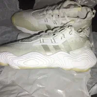 کتونی اورجینال اصل adidas