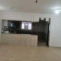 آپارتمان طبقه اول حیاط دار دربست پشت بام در اختیار