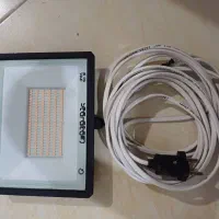 پروژکتور رشد گیاه