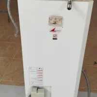 آبگرمکن دیواری مخزن دار 50 لیتری