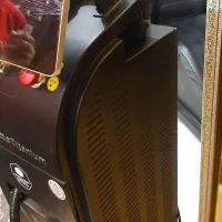 اپراتور لیزر خانم