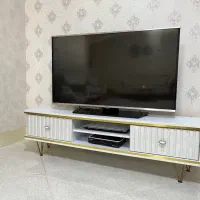 میز تلوزیون فلزی در حد نونو مناسب جهیزیه