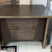 میز تحریر سالم