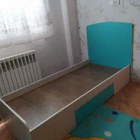 تخت خواب(برند ساحل چوب)به همراه تشک(برند خوشخواب )