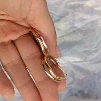 یک جفت گوشواره به وزن ۴/۰۲۰گرم بفروش میرسد