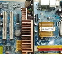 مادربورد همراه قطعات