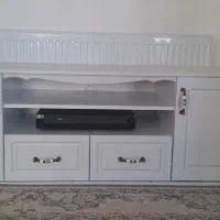 میزتلویزیون ام دی اف کامل به همراه ۴عدد پایه