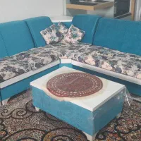 مبل هفت نفره ال با میز جلوییش کار کرده