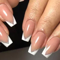 کاشت ناخن تخفیف ویژه