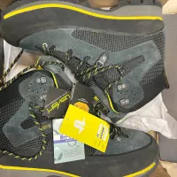 کفش کوهنوردی اورجینال لاوان سایز ۴۵