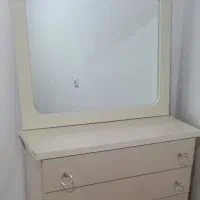 تخت و میز آرایش