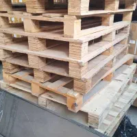 پالت چوبی پلاستیکی