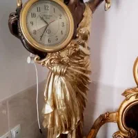 آباژور و ساعت ایستاده