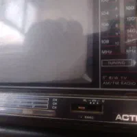 تلویزیون سیاه و سفید ۴ اینچ|کلکسیون اشیاء عتیقه|قم, دروازه کاشان|دیوار