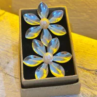 گوشواره گل رنگ ثابت