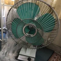 پنکه‌قدیمی بانکه و بشقاب میبد و سینی سماور قدیمی