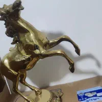 لوستر برنجی و اسب دکوری برنجی و قندان برنجی|لوستر و چراغ آویز|تهران, نارمک|دیوار