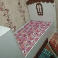 تخت کودک ونوجوان اپادانا