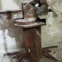 گیره با سندان