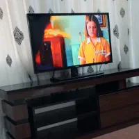 تلویزیون  سامسونگ  اصلی ال ای دی ۳۲ کاملا سالم|تلویزیون و پروژکتور|لنجان, |دیوار