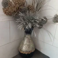 گلدان وگل مصنوعی