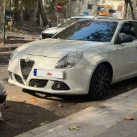 آلفارمئو جولیتا 2012