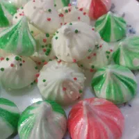 شیرینی مرنگ یلدایی وپفکی گردویی