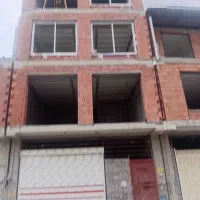 آپارتمان در حال ساخت سه طبقه