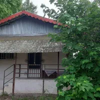 زمین۵۵۰ متری تمام مسکونی با بنای قدیمی