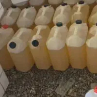 گالن پلاستیکی دارم