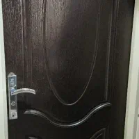درب دستشویی با دستگیره