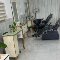 تمام وسایل سالن زیبایی به فروش می رسد