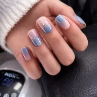 ناخن‌های شیک و حرفه‌ای با تخفیف ویژه