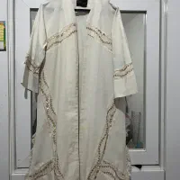 مانتو|لباس|مشهد, قائم|دیوار