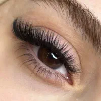 اکستنشن مژه تخصصی با قیمت مناسب و ماندگاری بالا