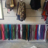 مقداری شال حریر مجلسی دارم به قیمته 150میفروشم