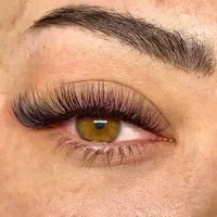 خدمات و آموزش تخصصی کاشت و اکستنشن مژه
