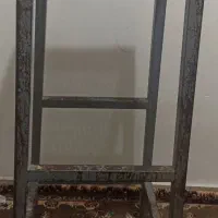 چهار پایه آهنی