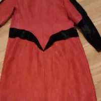 مانتومجلسی|لباس|ری, سیزده آبان|دیوار